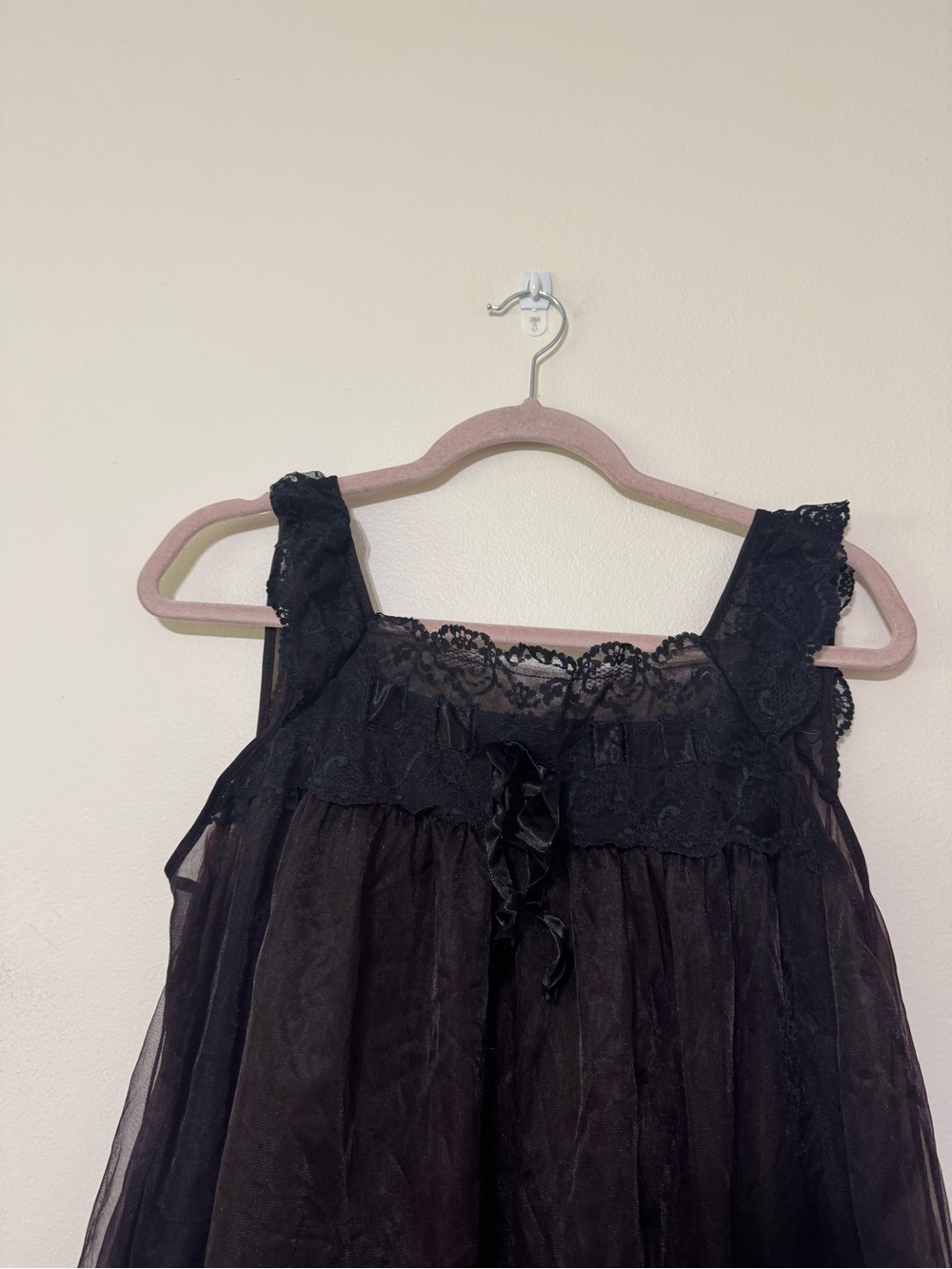 1950’s Sleeveless Sheer and Lace Midi Black Nightgown - Picture 2 of 5